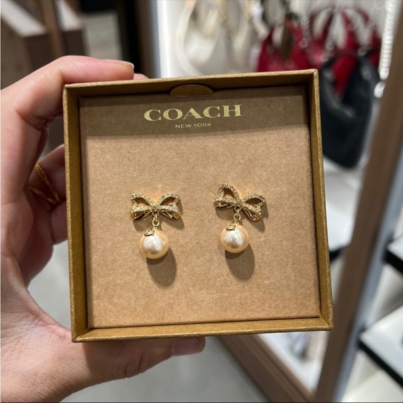 Coach Jewelry - ‼️‼️last 3‼️NWT！Coach Bow Pearl Drop Earrings（CY107）fast shipping HOLIDAY GIFT